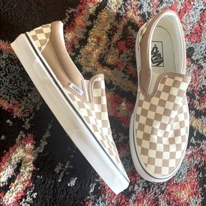 Vans - NWOT - Never Worn - Men 9 / Women 10.5